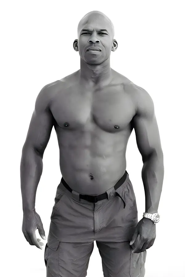 black-topless-waiter-sydney-kelvin