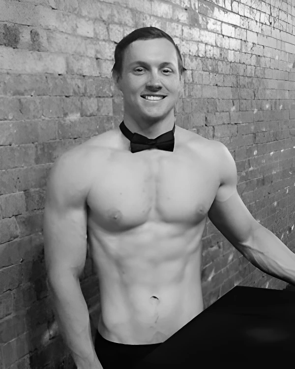 brisbane-topless-waiters-cam