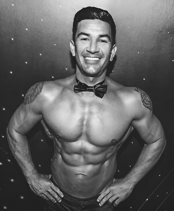 brisbane-topless-waiters-miguel