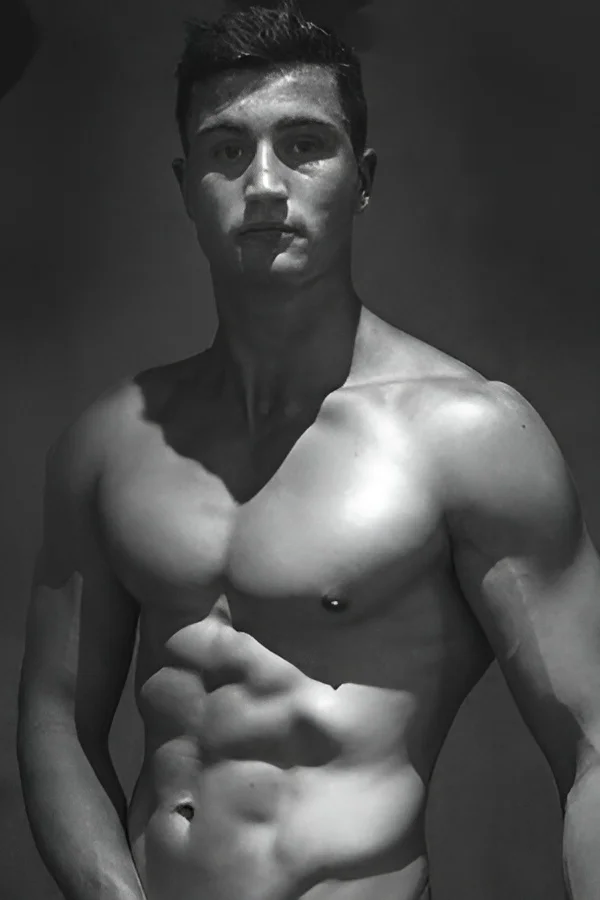 melbourne-topless-waiters-lawrence