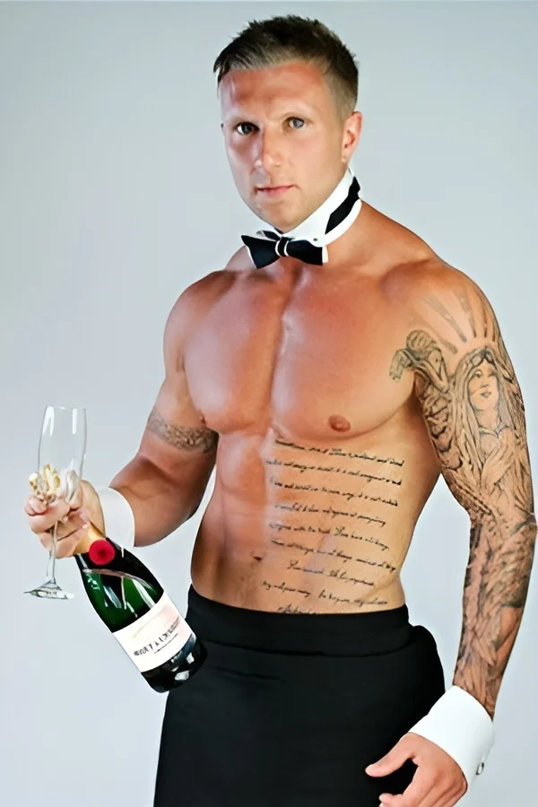 sydney-topless-waiters-christian (1)